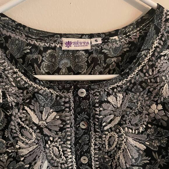 Sevya Handmade Silk Tunic Womens Size Small Black and Grey Embroidered Top - Picture 4 of 12
